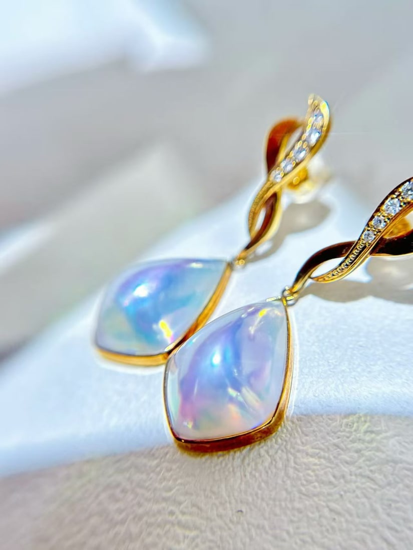 18K white gold horse-eye diamond earrings (1 of 1)