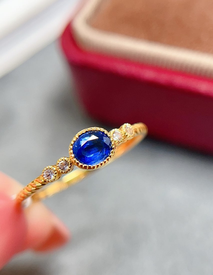 18K gold sapphire ring (1 of 5)