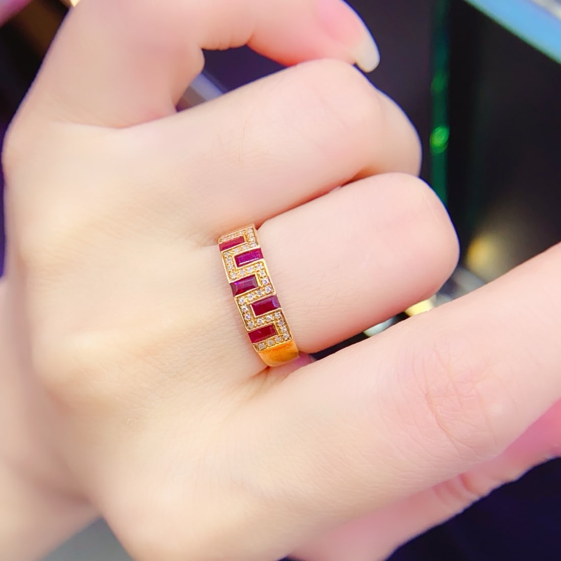 18K gold ruby ring with diamond setting - 6