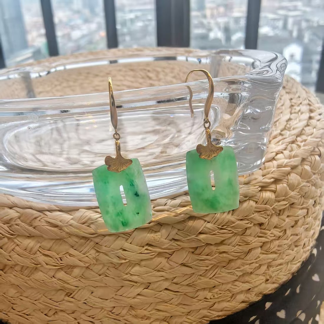 18K Gold Natural Jadeite Jade Earrings Green A Grade Fine Jewelry: This pair of earrings features natural jadeite jade set in 18K gold, combining fine craftsmanship with elegant design. The jade displays a bright green tone with subtle floating color patterns and a t