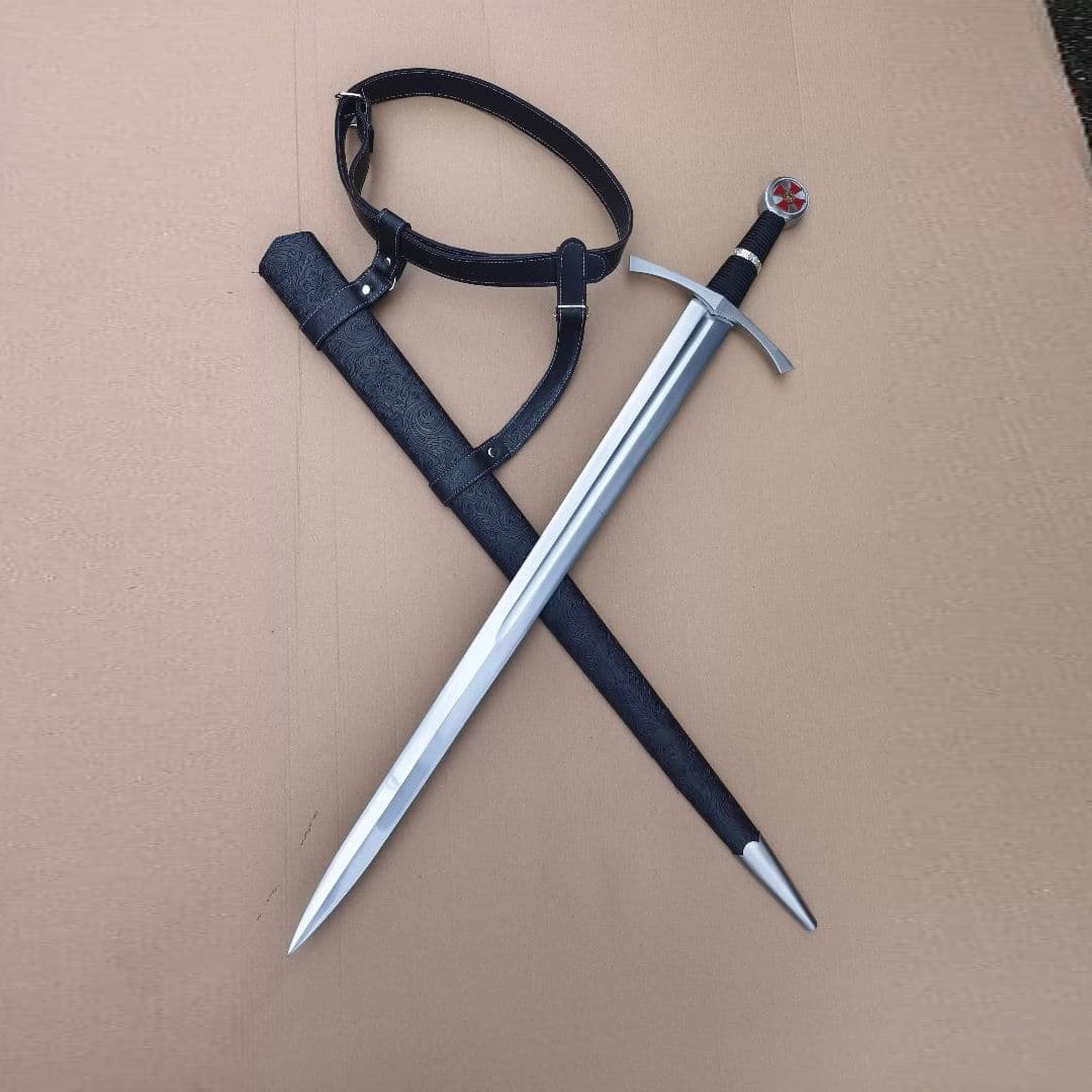 Type III Armed Sword – Antique Weapon Style / Medieval Knight’s Sword – One-Handed Sword: A rare, high-grade Western-style medieval knight’s sword inspired by historical European weaponry. This one-handed sword features a powerful and classic design, suitable for collection and display.
