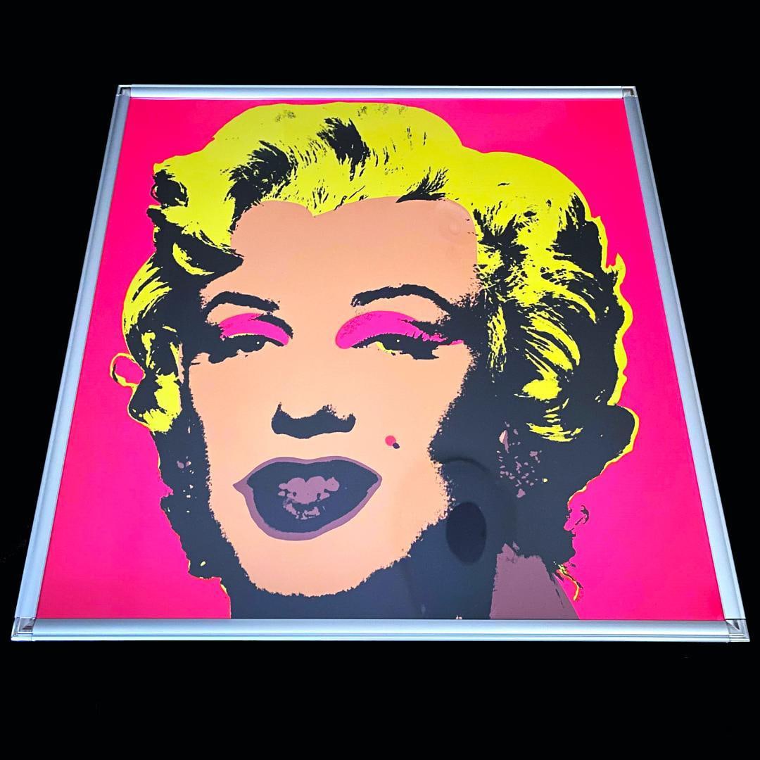 Andy Warhol – Marilyn Monroe Silk-Screen (Framed, Excellent Condition): This is a silk-screen artwork of Marilyn Monroe by Andy Warhol, an iconic piece of pop art that transcends time. More than just art, it represents a cultural symbol and embodies the enduring beauty