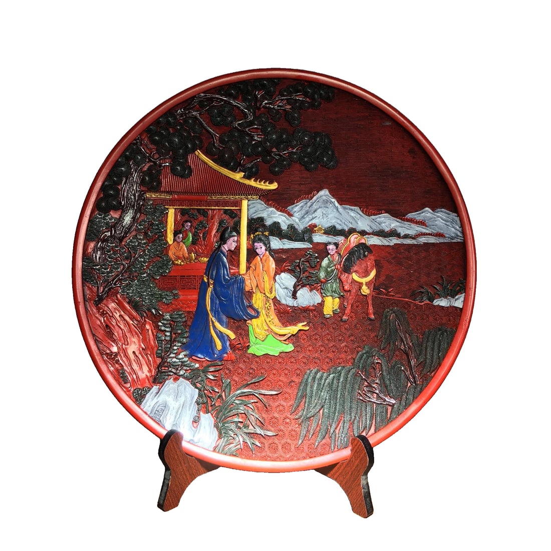 Painted Lacquer Tray: Painted lacquer tray, with a diameter of 37 centimeters and weighing 1570 grams.