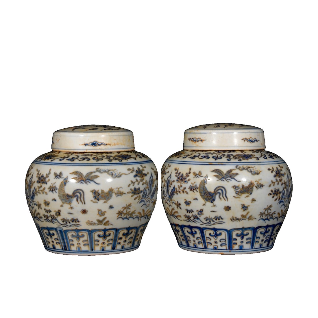 Ming Chenghua blue and white carved gold wire chicken pattern sky character jar: This Ming Dynasty Chenghua blue and white porcelain jar with carved golden rooster motif features a dignified and sturdy shape, with a rounded shoulder and a well-proportioned lid that harmonizes with