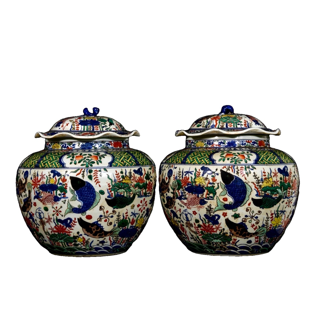 Ming Dynasty Jiajing Five-Color Fish and Algae Lotus Leaf Jar (1 of 10)