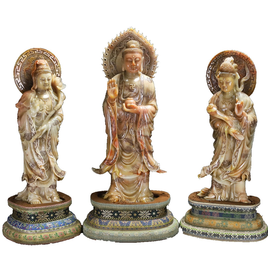 Shoushan stone Western Three Saints ornament: Fine antique collection of exquisite Shoushan stone Western Three Saints ornament Dimensions: 335mm x 148mm x 78mm (middle) Weight: 6480 grams (total weight of three pieces) Fine antique Shoushan