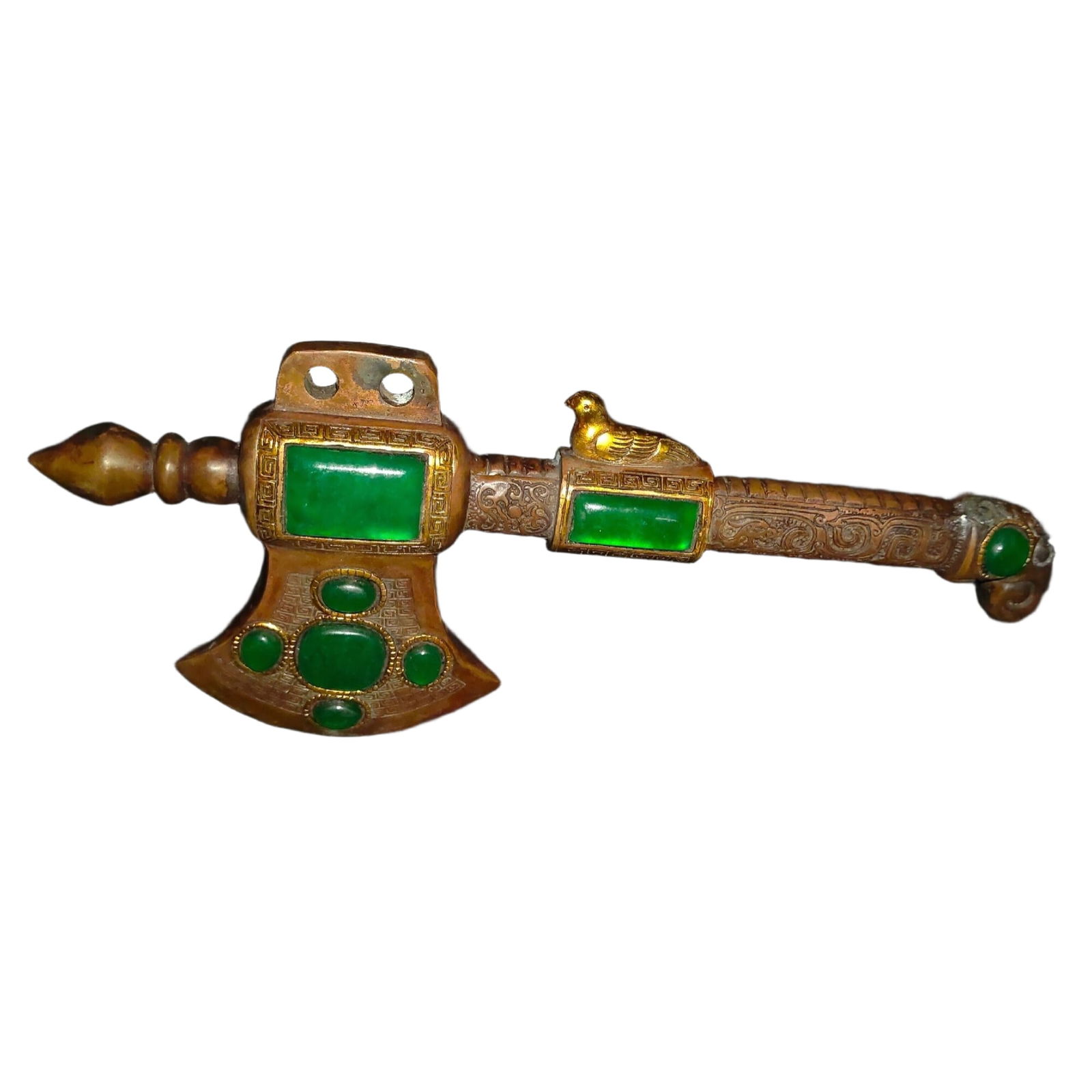 Copper inlaid jade battle-axe: Copper inlaid with jade battle axe, with a height of 13 cm, length of 29 cm, and weight of 1.87 jin.