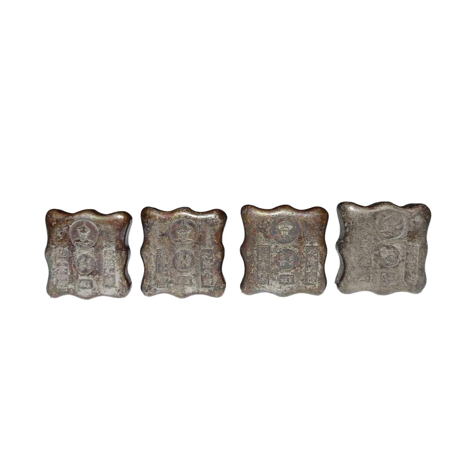 Four silver ingots from the Qing Dynasty, privately owned collection.: 4 pieces of Qing Dynasty silver ingots from an old private collection, antiques, sold as is without professional testing. Each ingot is of high quality with a thick patina, measuring 5x4.6x1.3