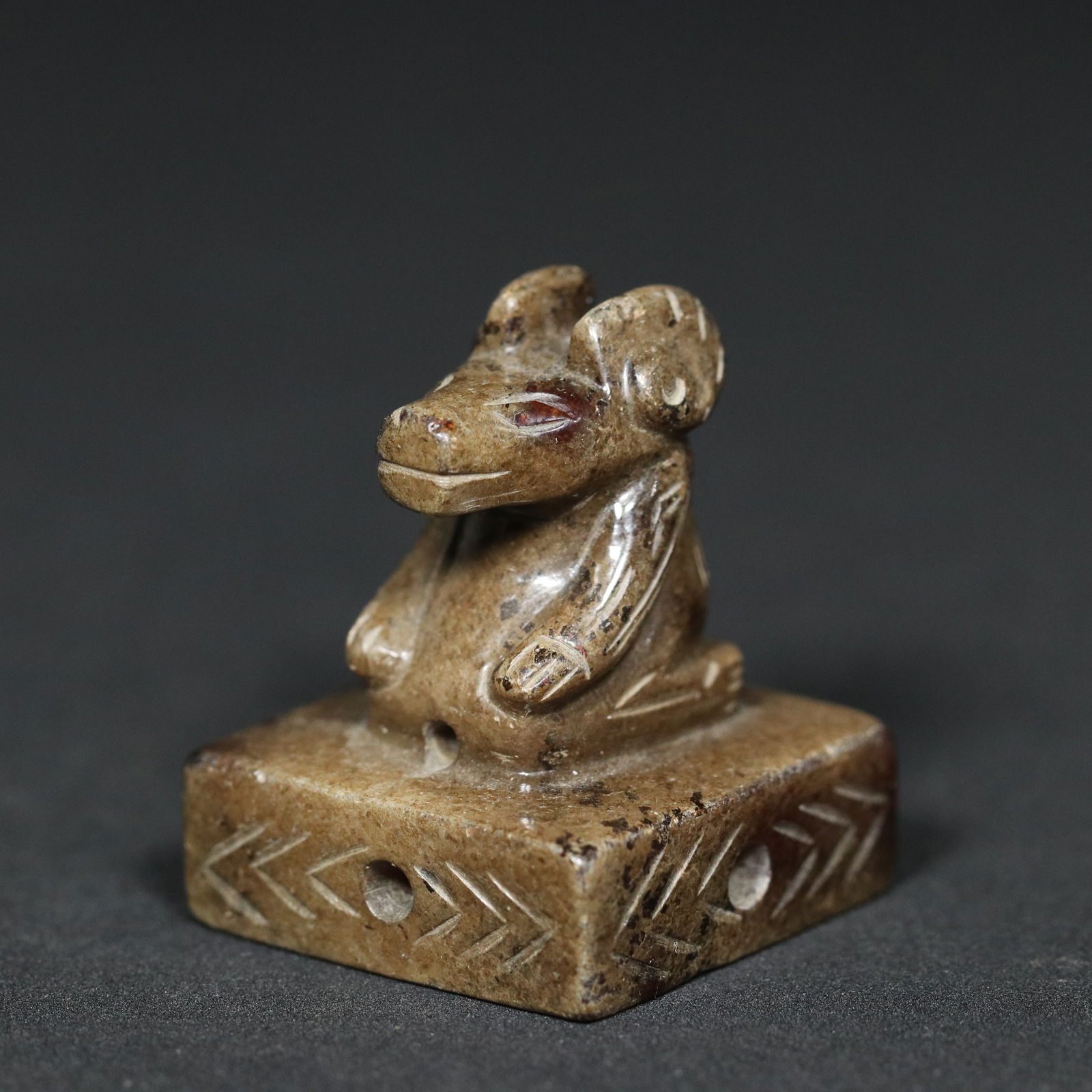 Old Hetian jade beast button, phoenix pattern, seal. - 2