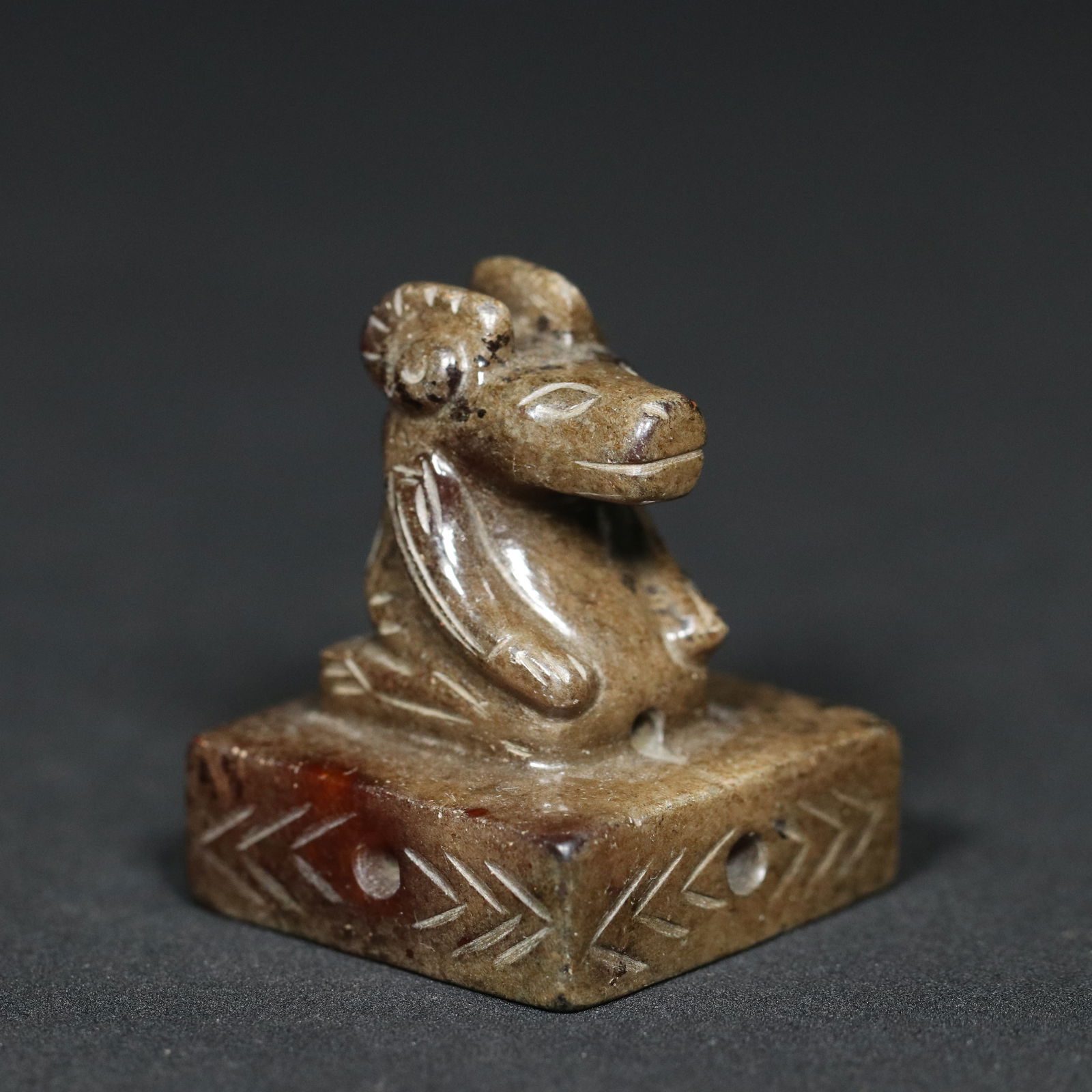Old Hetian jade beast button, phoenix pattern, seal. - 4