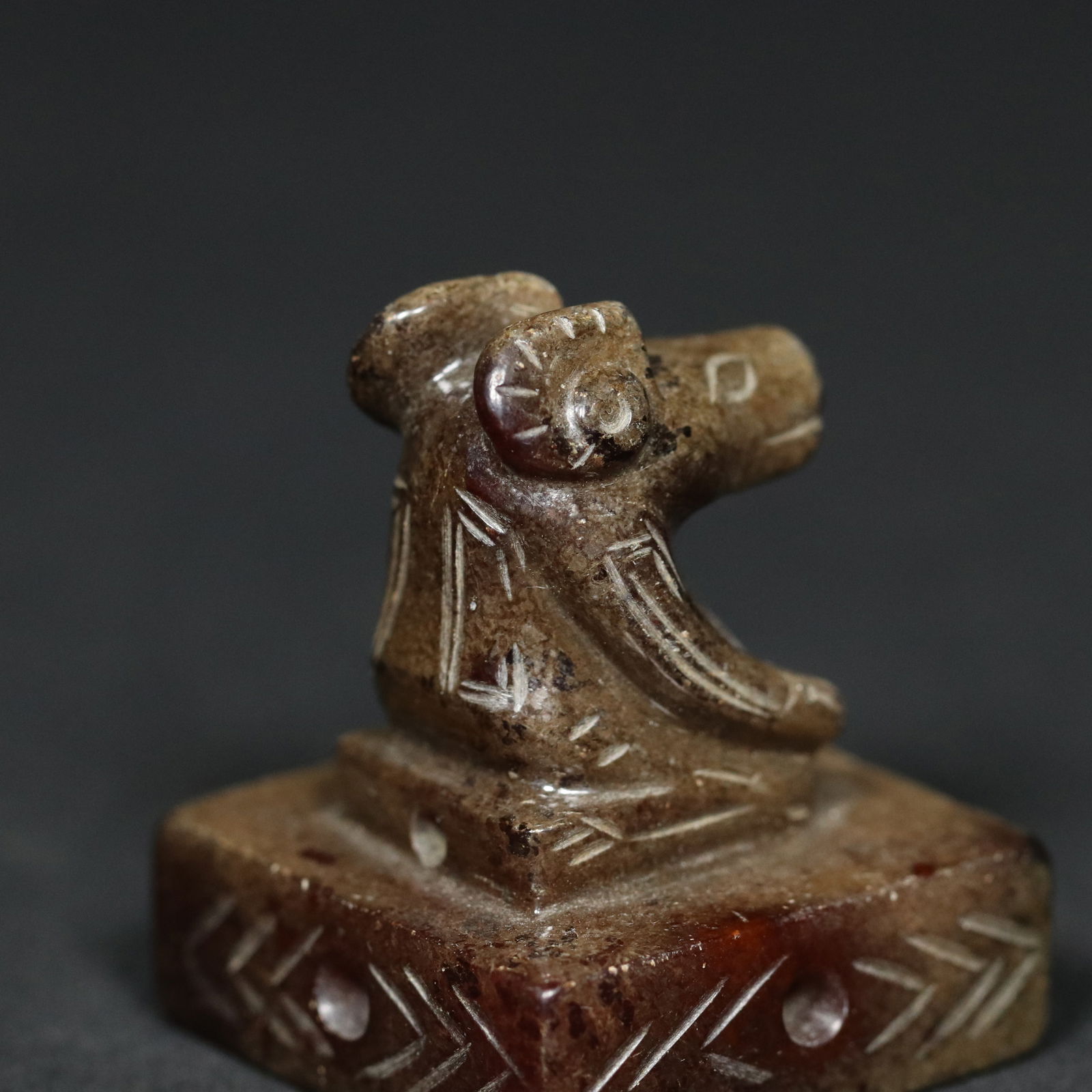 Old Hetian jade beast button, phoenix pattern, seal. - 8