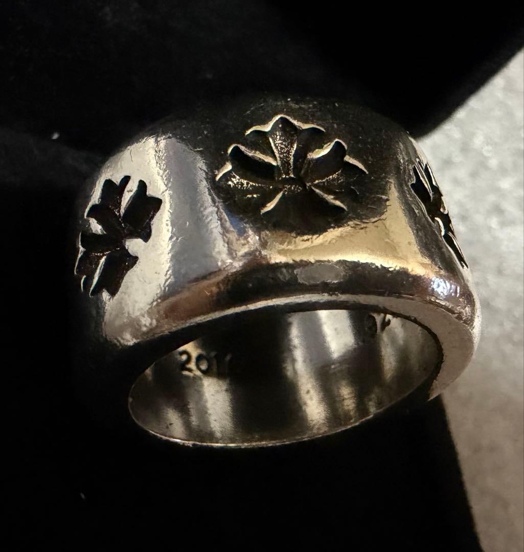 (Second-hand) Silver cross pattern ring, size 14: Silver cross pattern ring, size 14