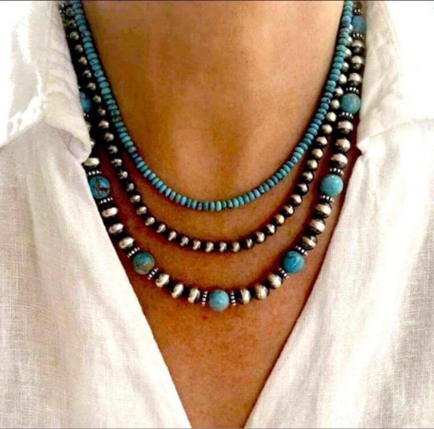 (Second-hand) Three-strand necklace, turquoise, Navajo Native American jewelry (1 of 9)