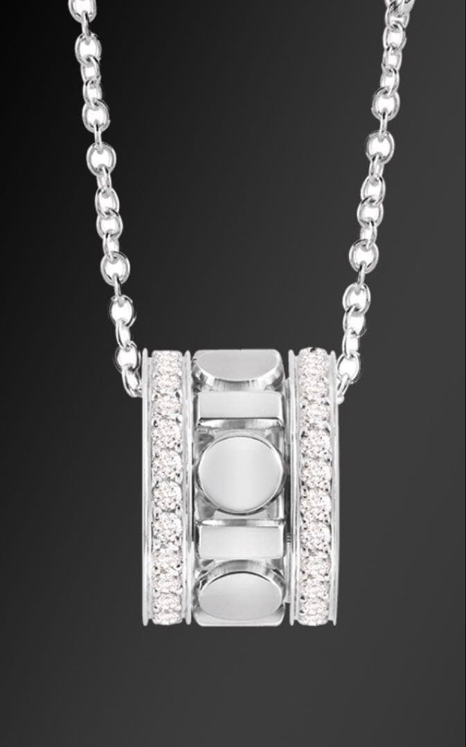 (Second-hand) Rare Damiani Belle Epoque Lille Necklace: Rare Damiani Belle Epoque Lille Necklace Purchased in June 2024 from Jackroad. The necklace itself is engraved with a message, with no visible scratches. Only includes the packaging box. This series i