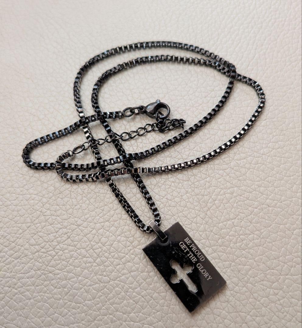 (Second-hand) Cross necklace "Proudly Accepting Glory" (1 of 4)