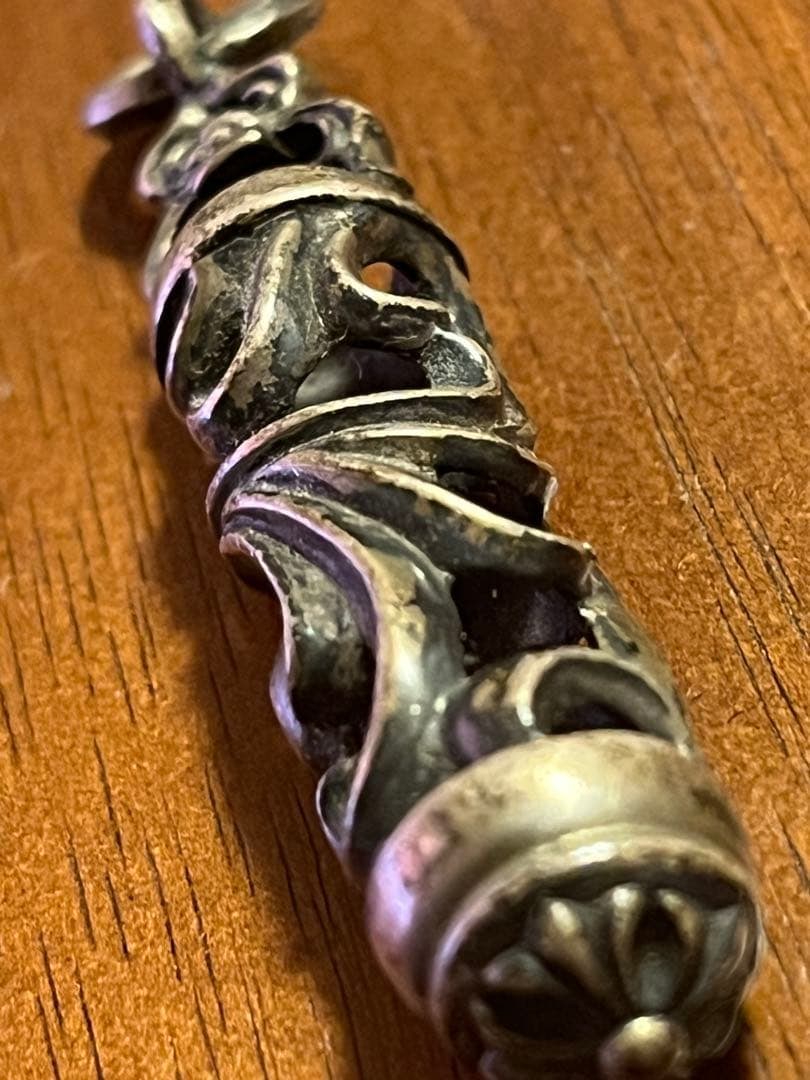 (Second-hand) Chrome Hearts headpiece, pendant only: Chrome Hearts headpiece, pendant only. No certificate of authenticity, but guaranteed genuine. Purchased in Fukuoka over 20 years ago. This is a Chrome Hearts wheel pendant. I bought this vintage piec