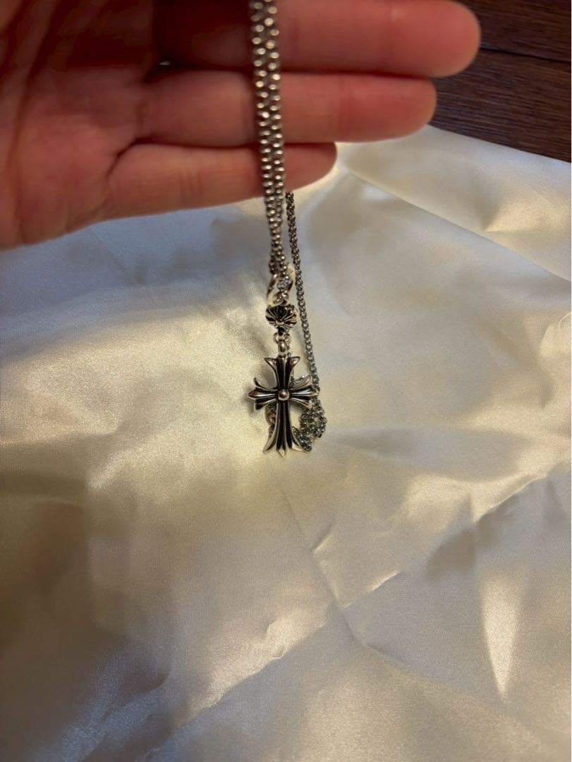 (Second-hand) Silver cross pattern necklace, with silver chain - 12