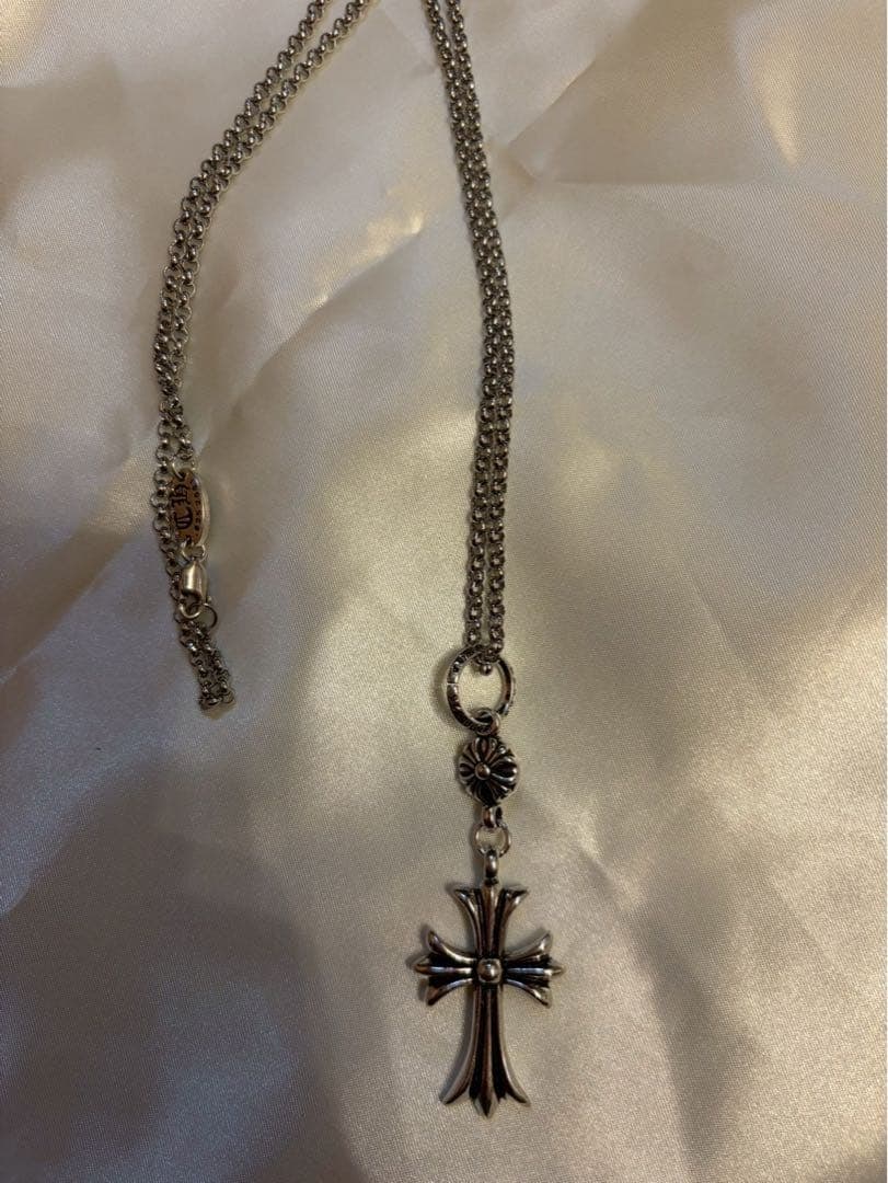 (Second-hand) Silver cross pattern necklace, with silver chain - 16