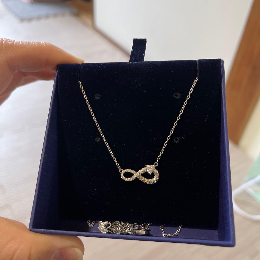 (Second-hand) Infinity symbol necklace: Infinity symbol necklace
