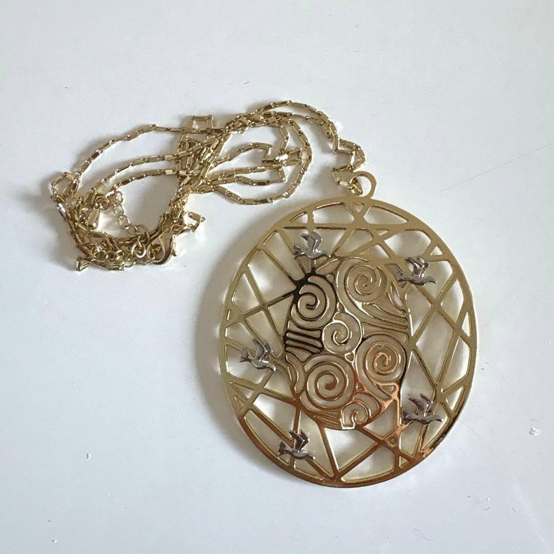 (Second-hand) Gold-Colored Sweater Necklace: Gold-Colored Sweater Necklace