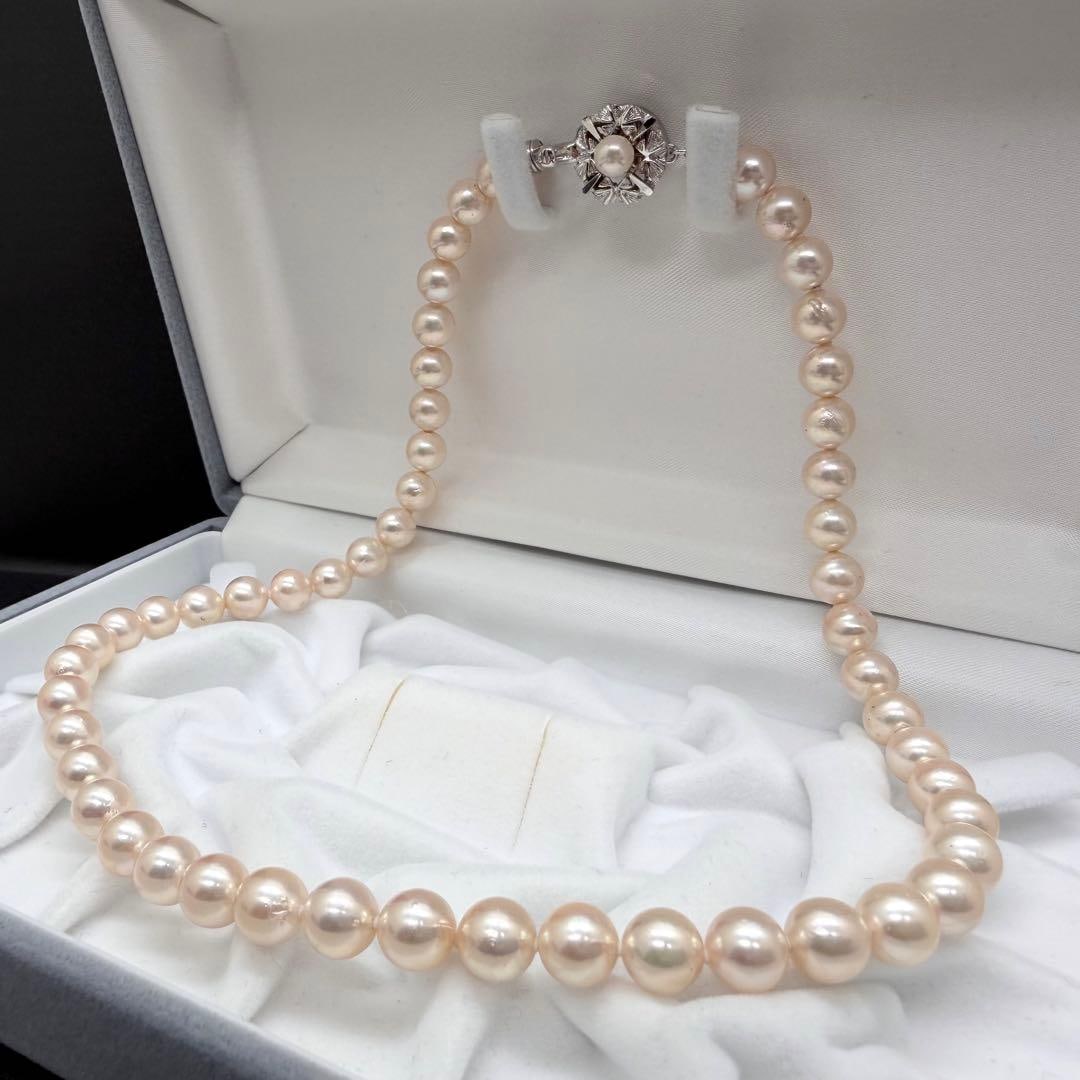 (Second-hand) Natural Akoya pearl necklace, 7.5-8.0mm, 36.74 grams: This pure silver necklace is made of lustrous natural pearls, featuring a pure silver clasp and a large colorless pearl. It is suitable for women and can be worn by both men and women. It is also suit