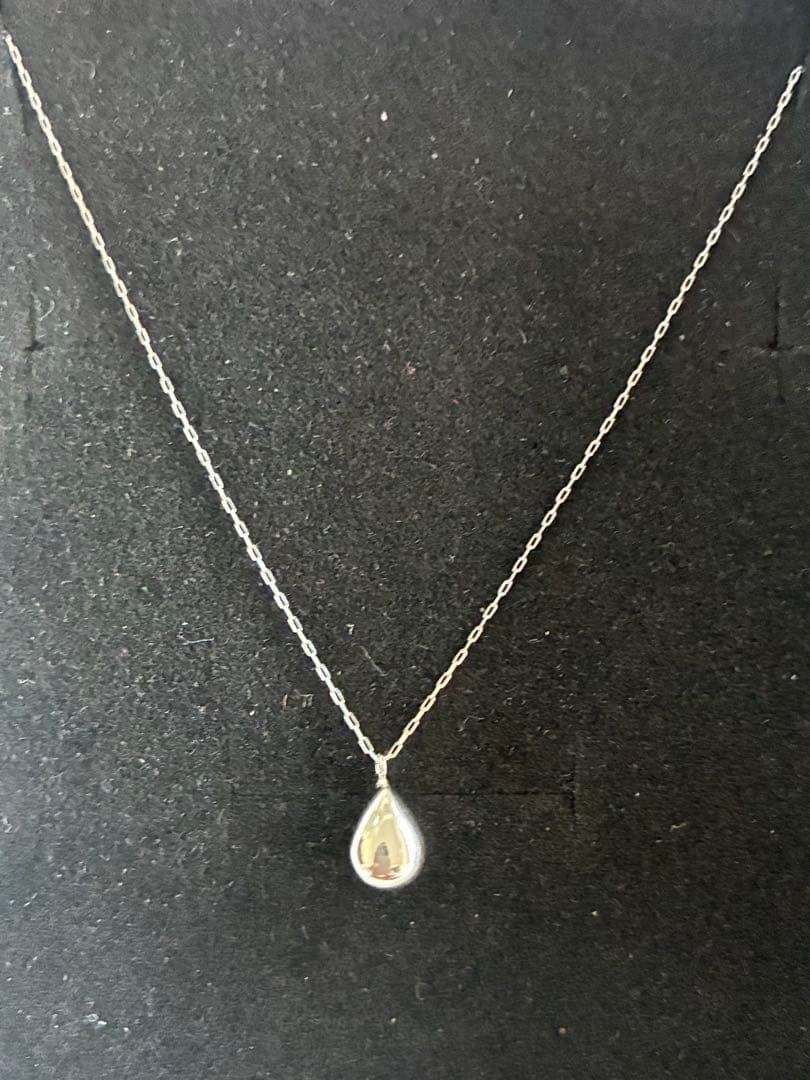 (Second-hand) PT900 teardrop necklace: Pt900 teardrop-shaped necklace Chain length: approximately 40 centimeters Pt900 carving