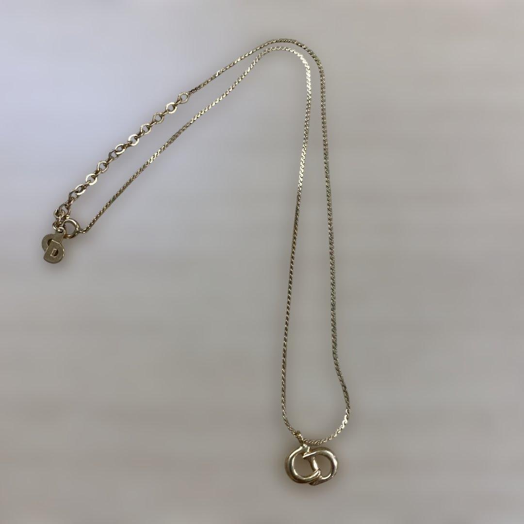 (Second-hand) Christian Dior necklace with CD logo: Christian Dior necklace with CD logo Color: Gold Chain length: 43 cm
