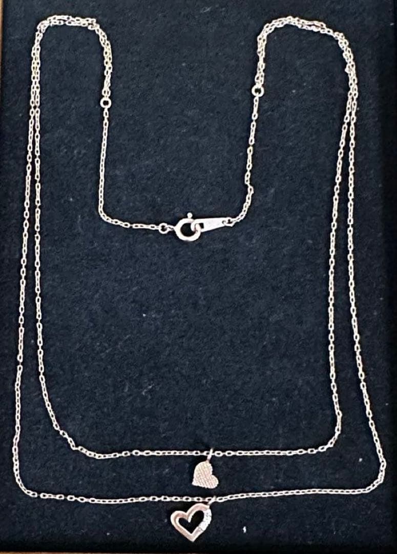 (Second-hand) K10PG Diamond 0.01 carat Double Heart Necklace 40 cm: Lovely Double Heart Design This is a K10 rose gold necklace. Featuring a three-dimensional design with overlapping hearts of different sizes. It creates an elegant and charming look for the chest area