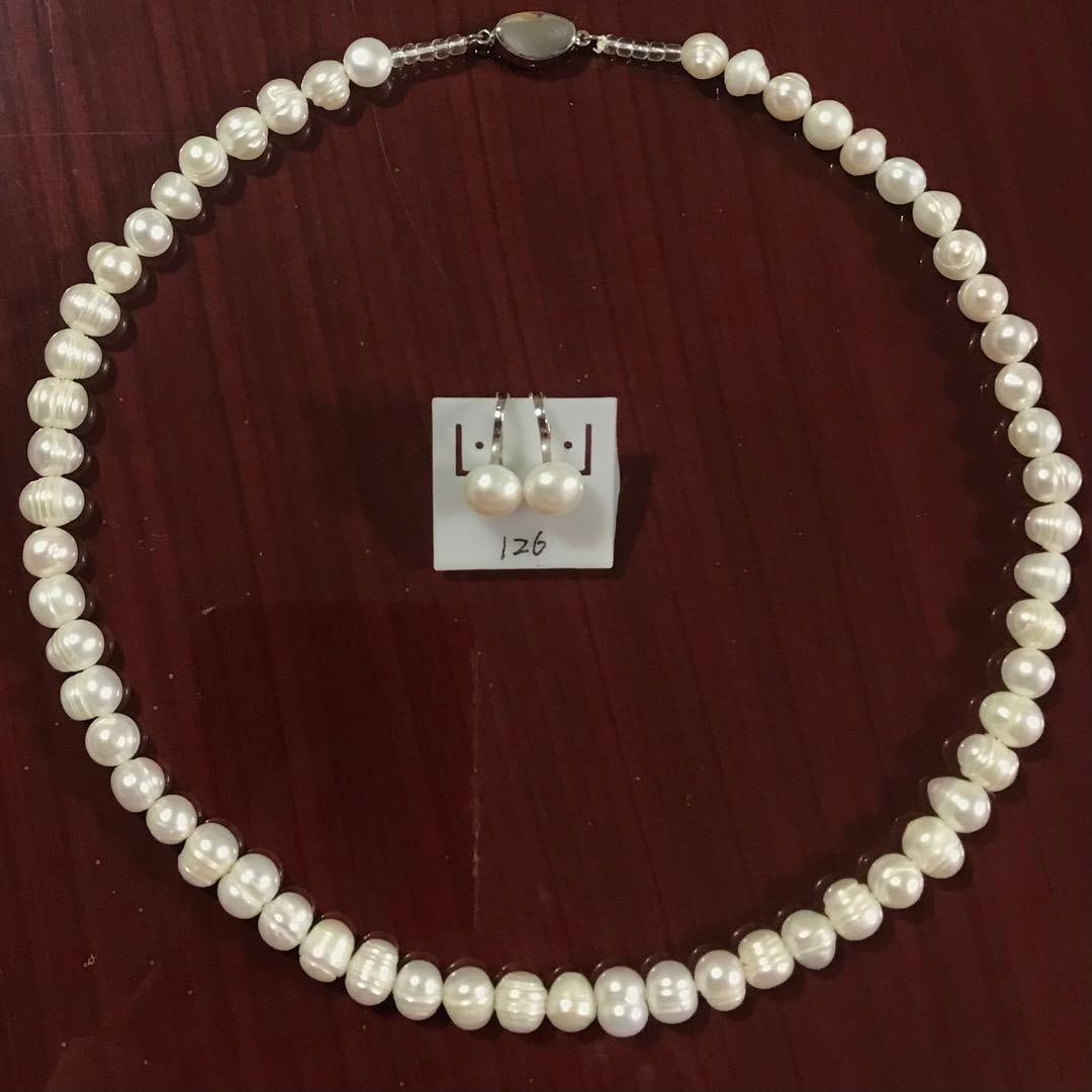 (Second-hand) Natural freshwater pearl necklace, earrings set: Natural freshwater pearl necklace and earrings set, necklace Metal fittings: 925 silver, with hallmark (platinum plated) Length: approximately 44 cm Pearl diameter: approximately 7-8 mm Earrings