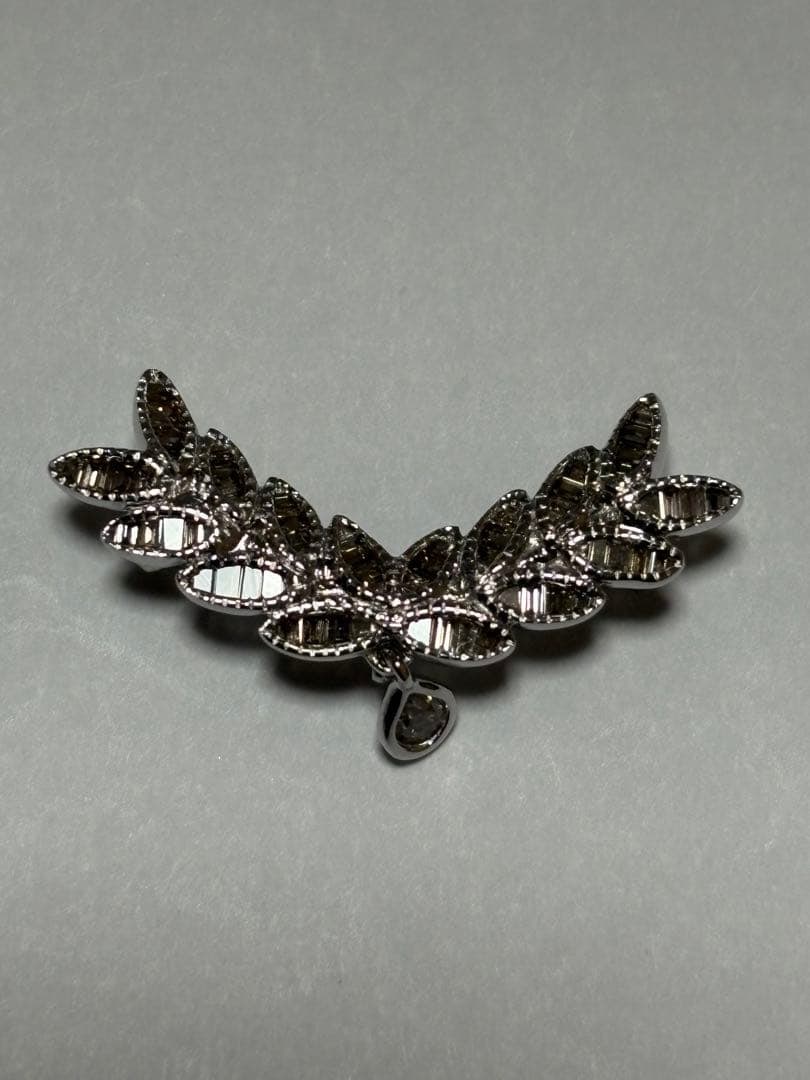 (Second-hand) White K18 Pendant: Platinum pendant, vertical width: approximately 6.1 mm Width: approximately 24 mm Weight: approximately 2 grams