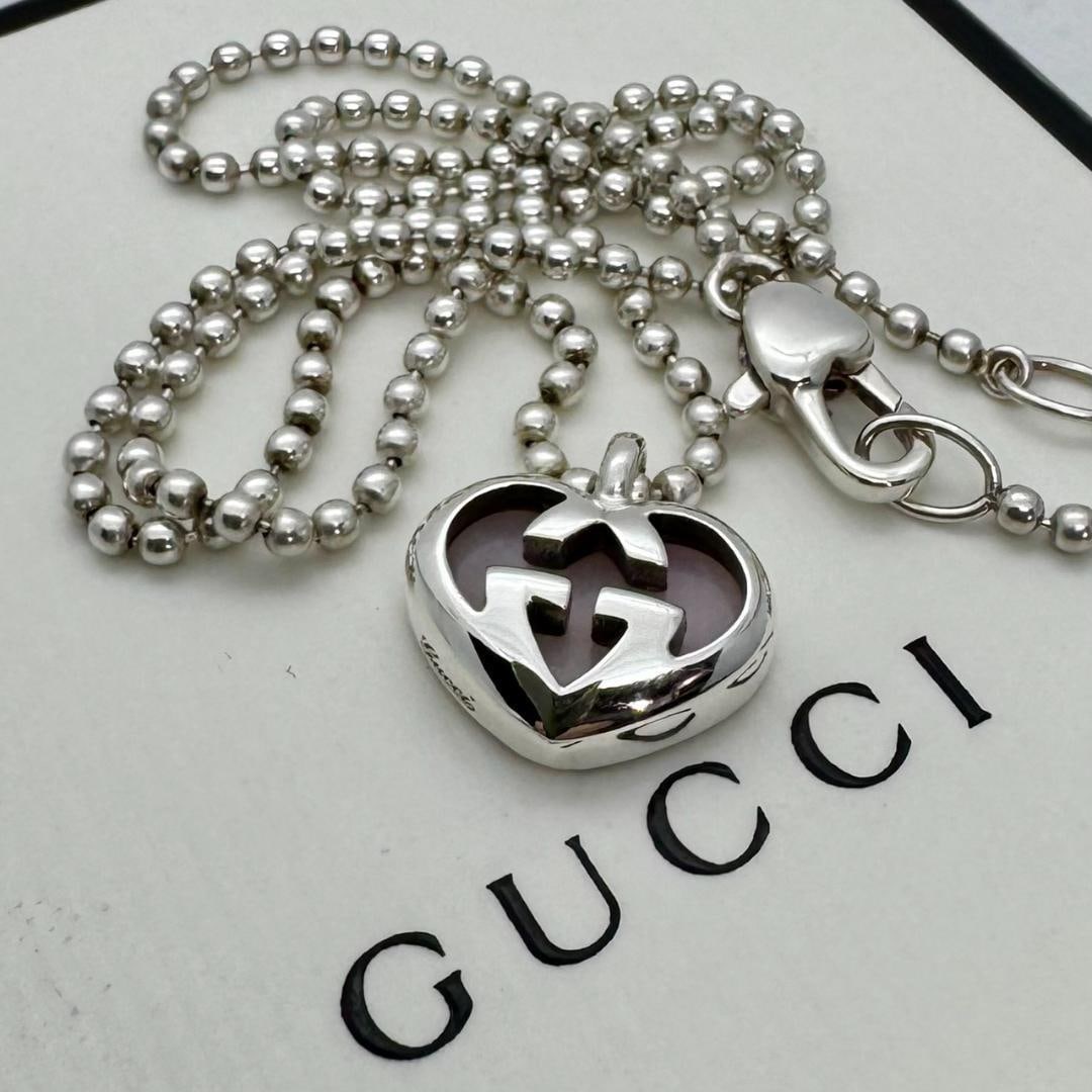 (Second-hand) Gucci Lovely Heart Necklace, silver, 38 cm: This is a "Beautiful GUCCI 925 Silver Heart-Shaped Necklace". [Product Description] Brand Name: GUCCI Product Name: Silver Interlocking G Necklace Size: Pendant: Approximately 1.5 x 1.5 cm Chain