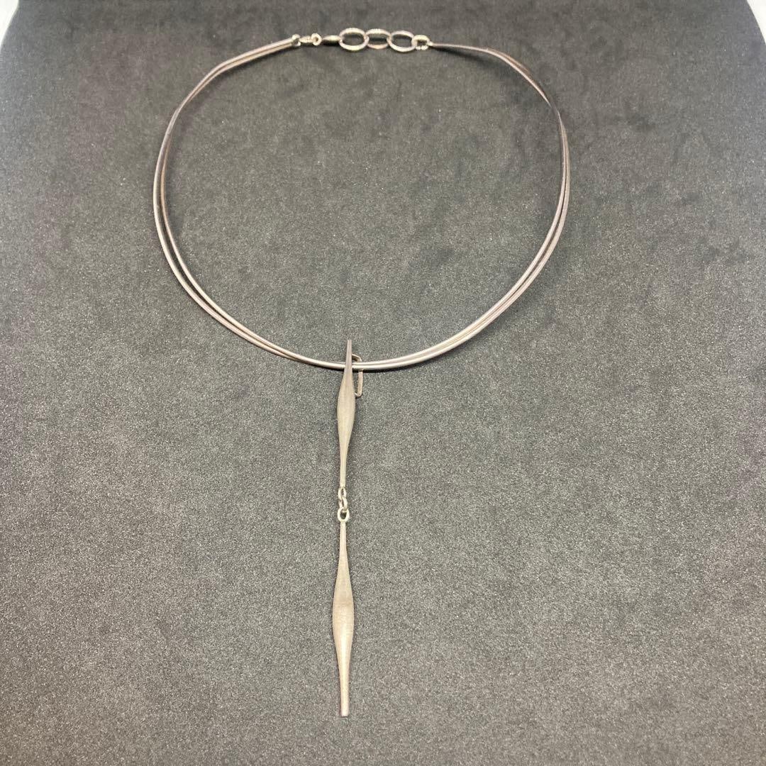 (Second-hand) Pure silver modern design necklace, 32 grams: Sterling silver modern design necklace, 32 grams