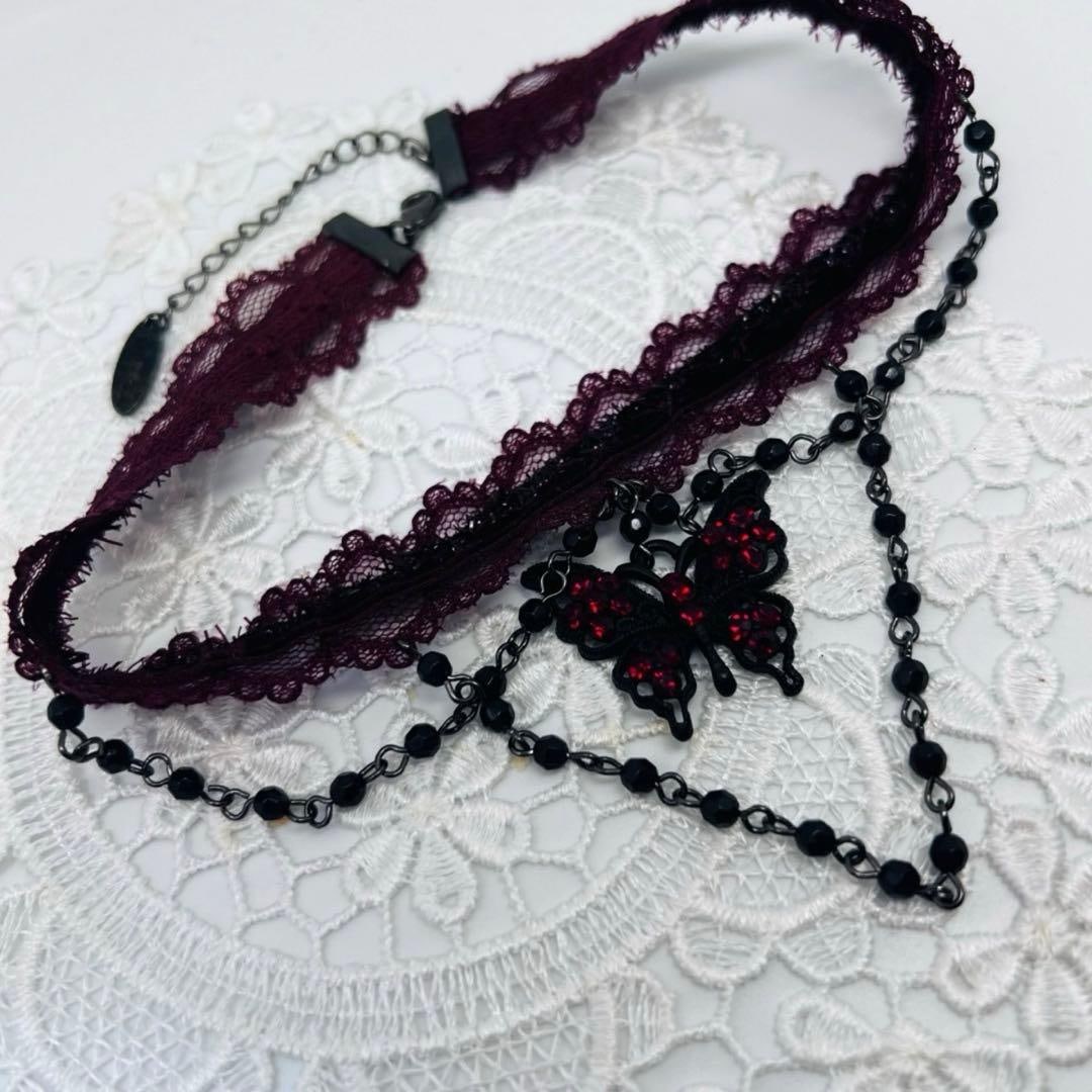 (Second-hand) Gothic Butterfly Necklace: Butterfly Gothic Necklace