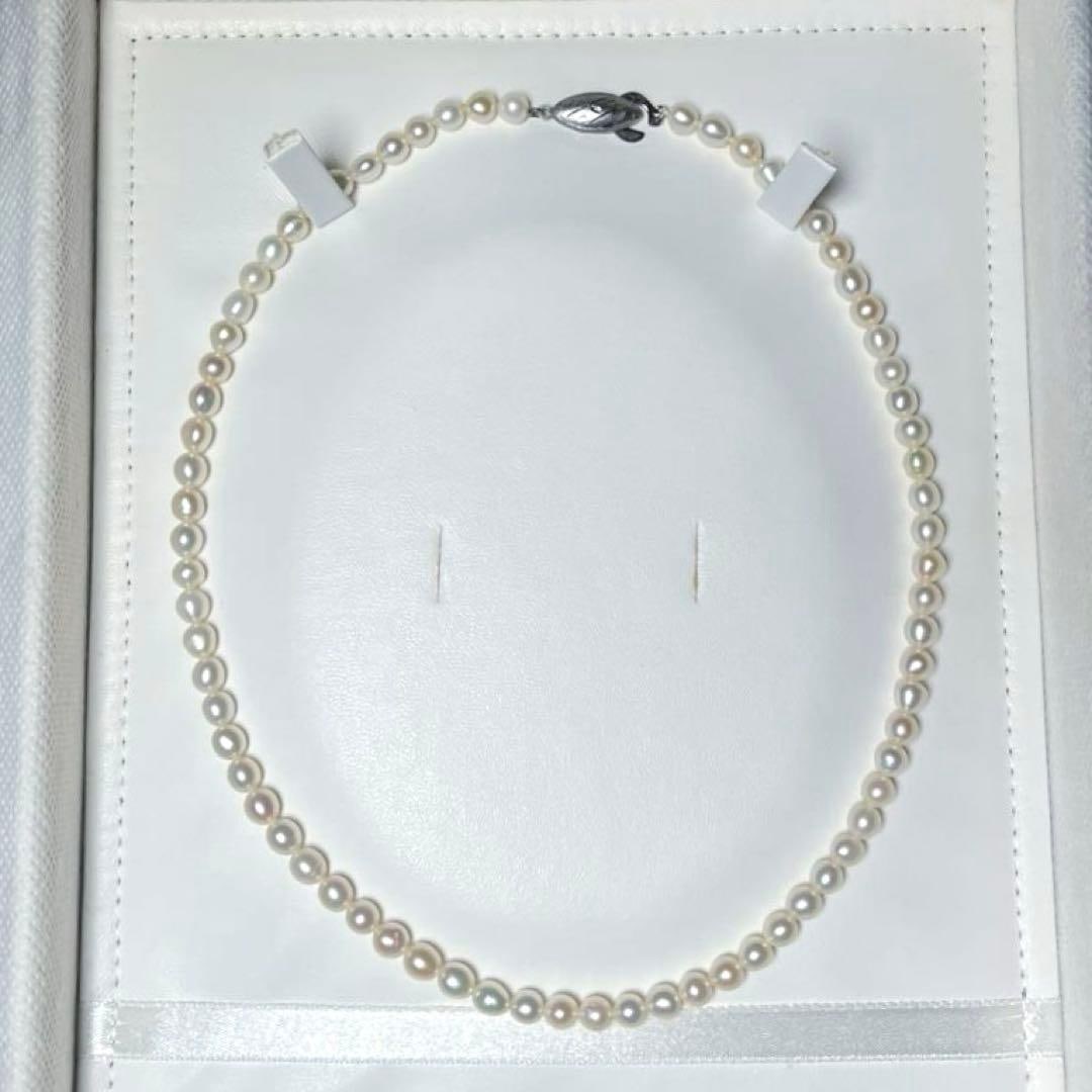 (Second-hand) Pearl necklace (1 of 6)