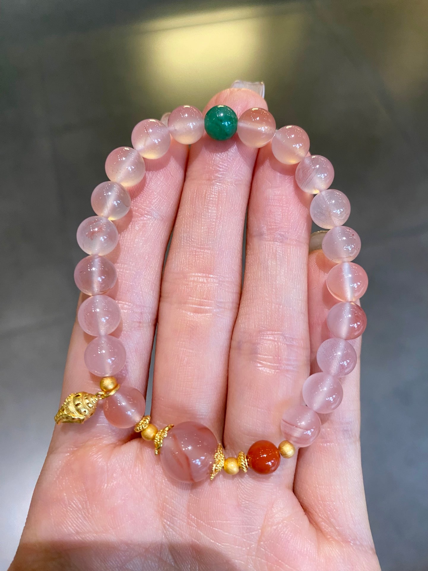 Red Agate Bracelet: This Red Agate Bracelet features beads that are as clear as ice, each one carefully selected to create a harmonious and attractive palette. The bracelet embodies both beauty and fortune, with the red