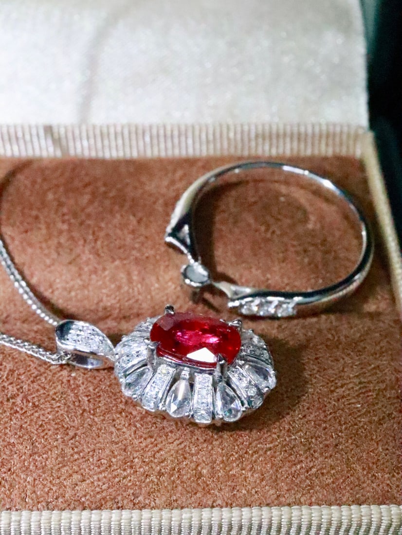 PT950 Platinum Ruby Ring - 3