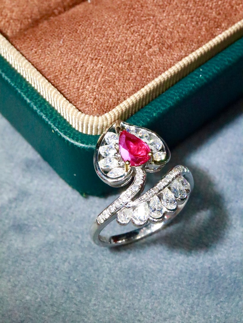 18K Gold Ruby Ring - 4