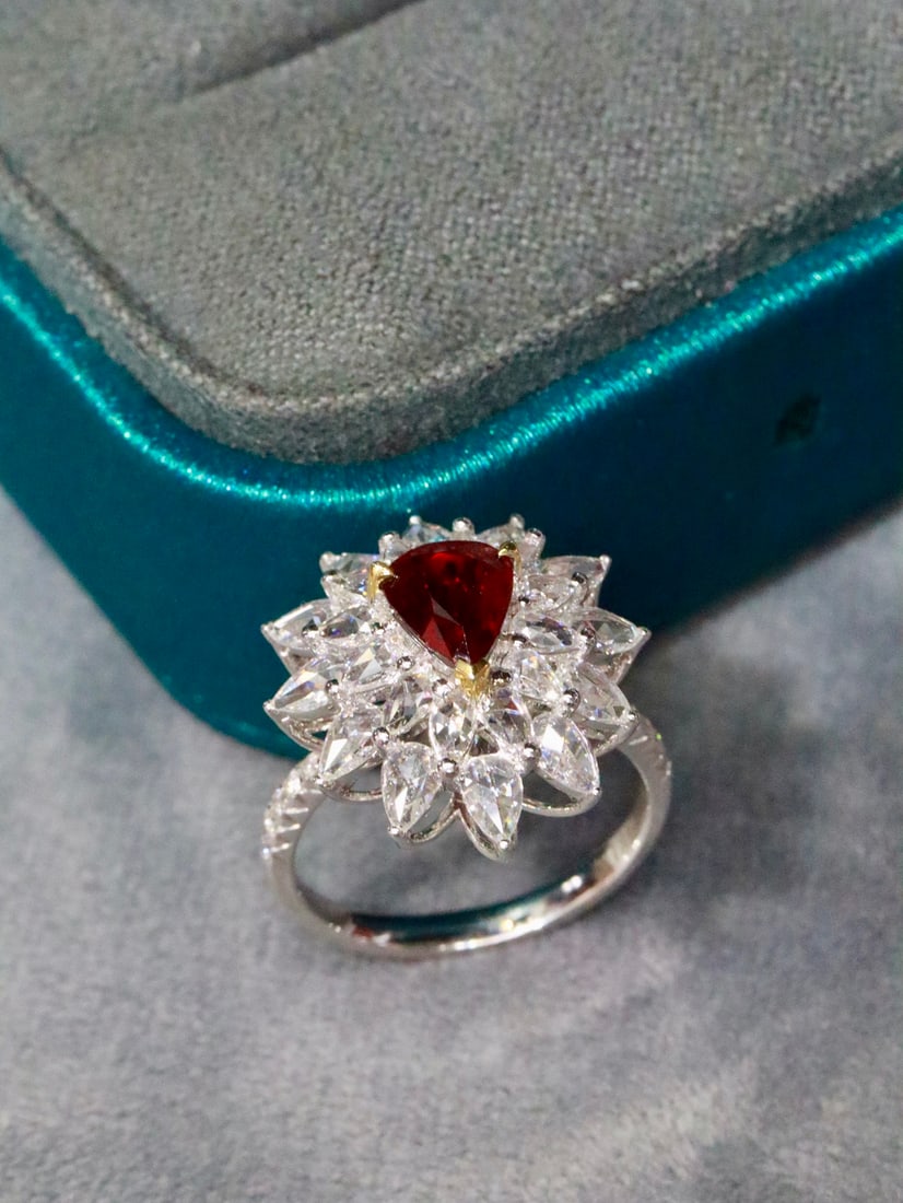 18K Gold Ruby Ring - 4