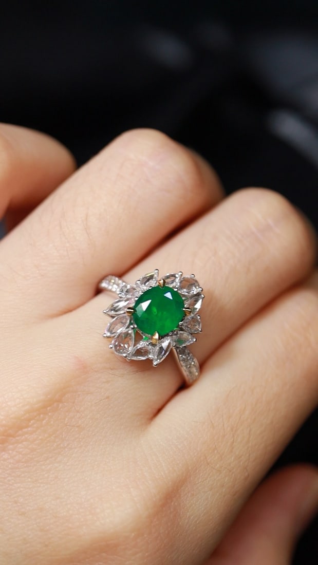 18K Gold Emerald Ring - 6