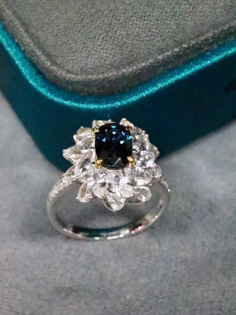 18K Gold Sapphire Ring - 4