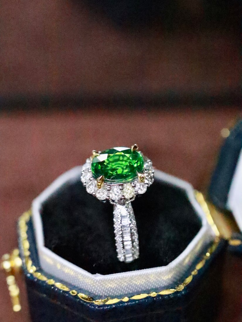 18K Gold Tsavorite Ring - 2