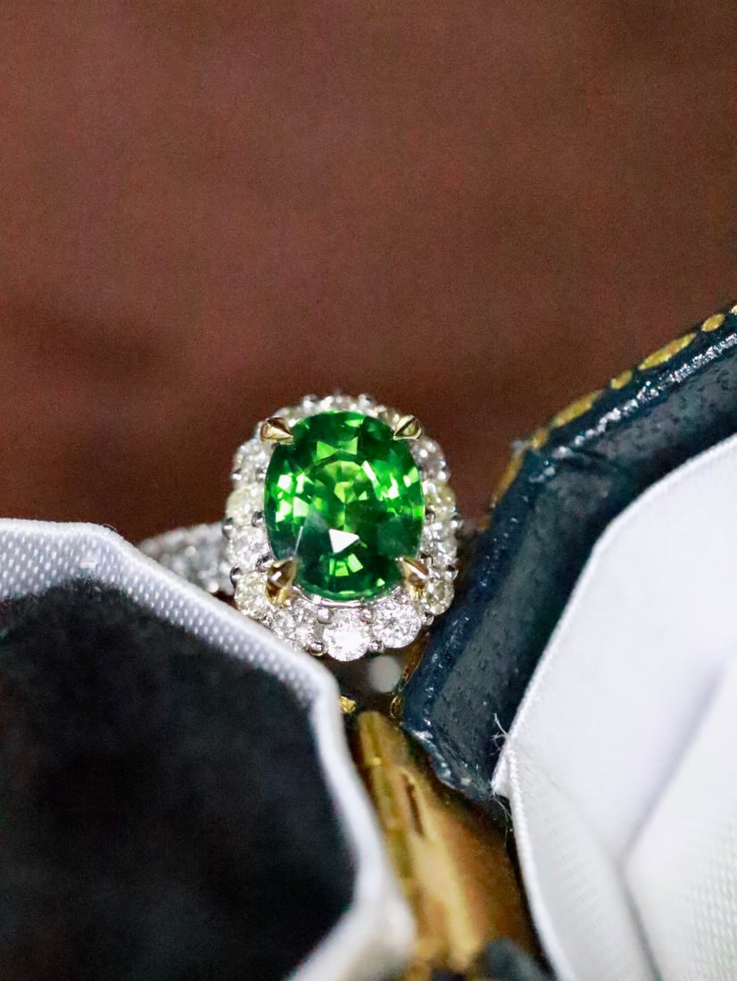 18K Gold Tsavorite Ring - 4