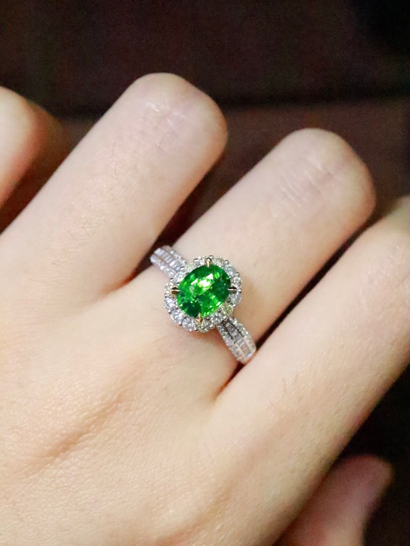 18K Gold Tsavorite Ring - 5