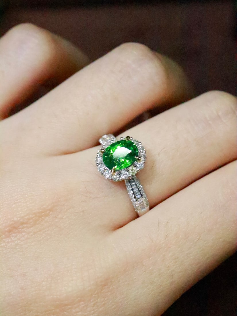 18K Gold Tsavorite Ring - 6