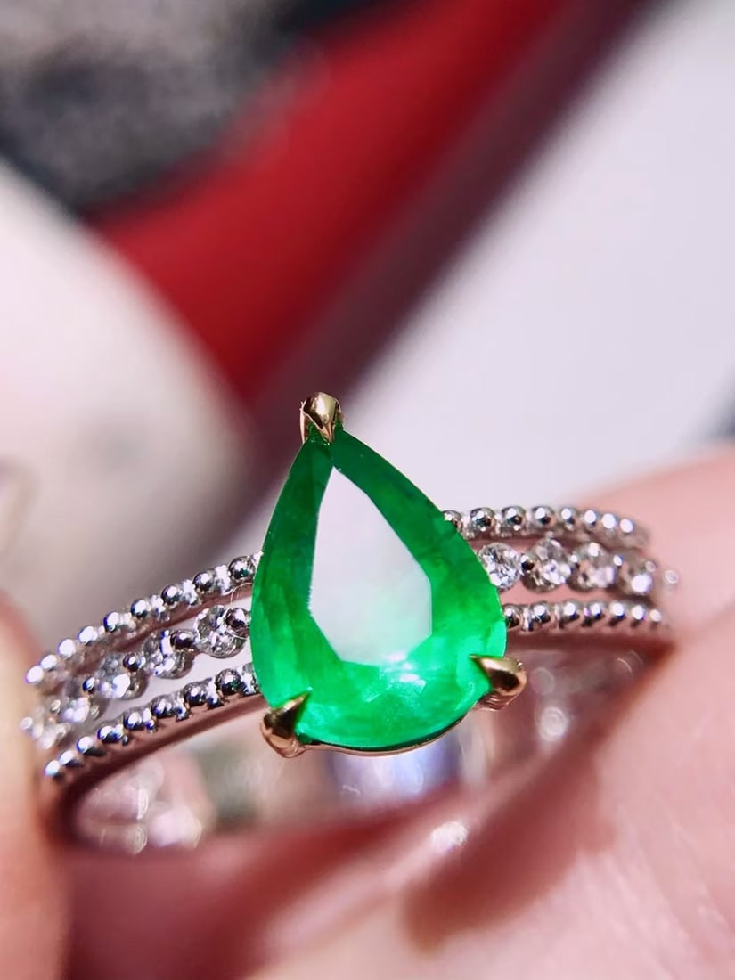 18K Gold Emerald Ring - 2