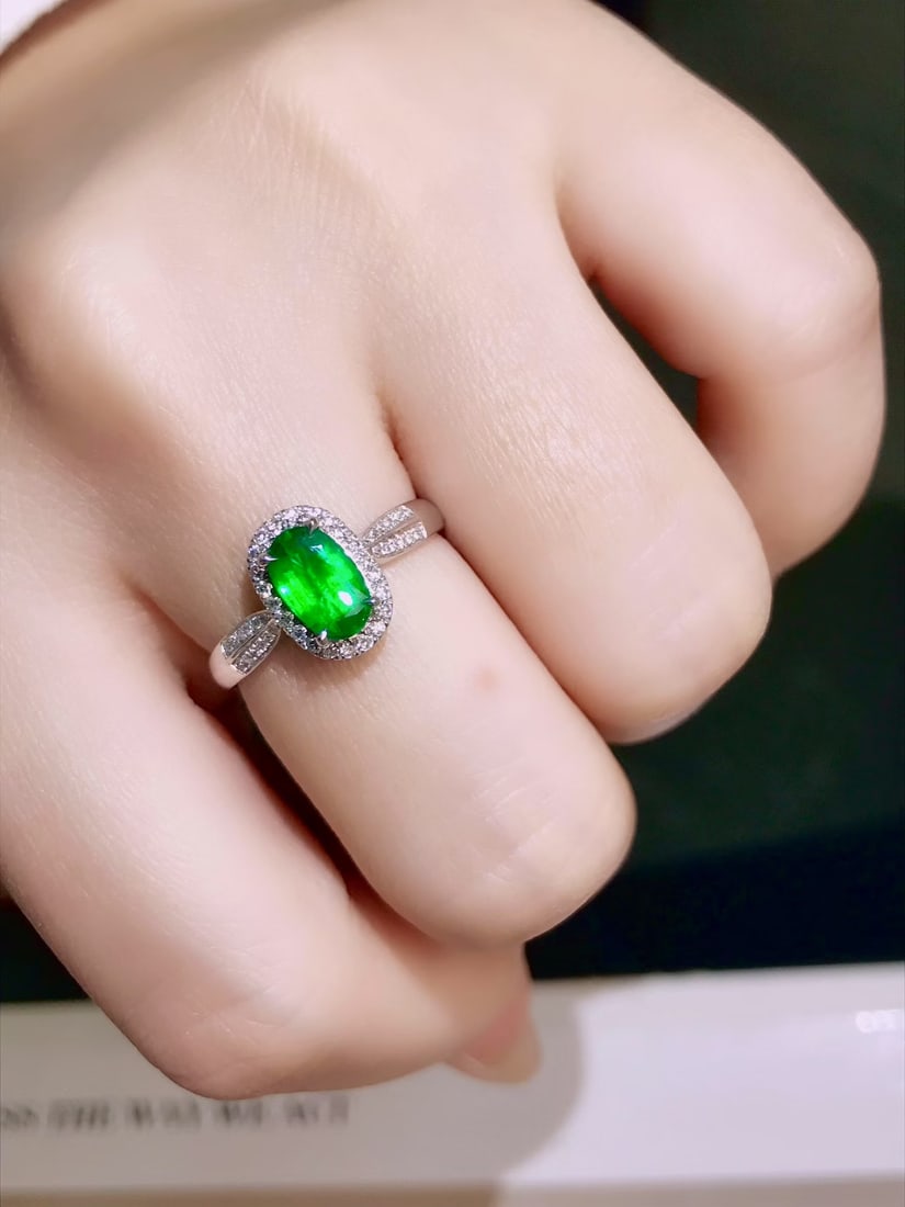 18K Gold Emerald Ring - 4