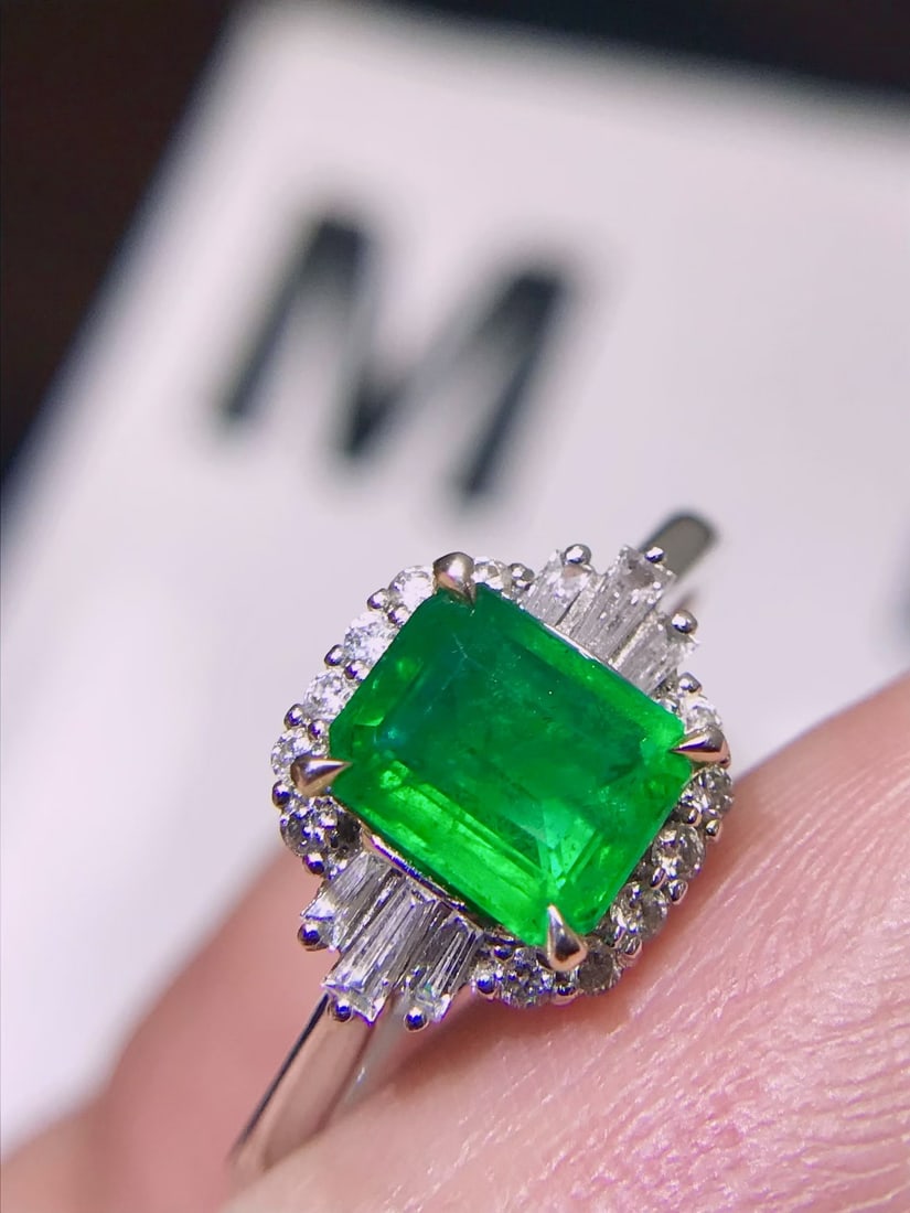 18K Gold Emerald Ring - 2