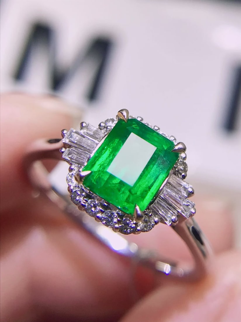 18K Gold Emerald Ring - 3