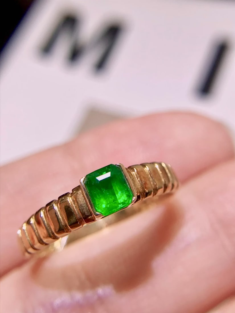 18K Gold Emerald Ring - 2