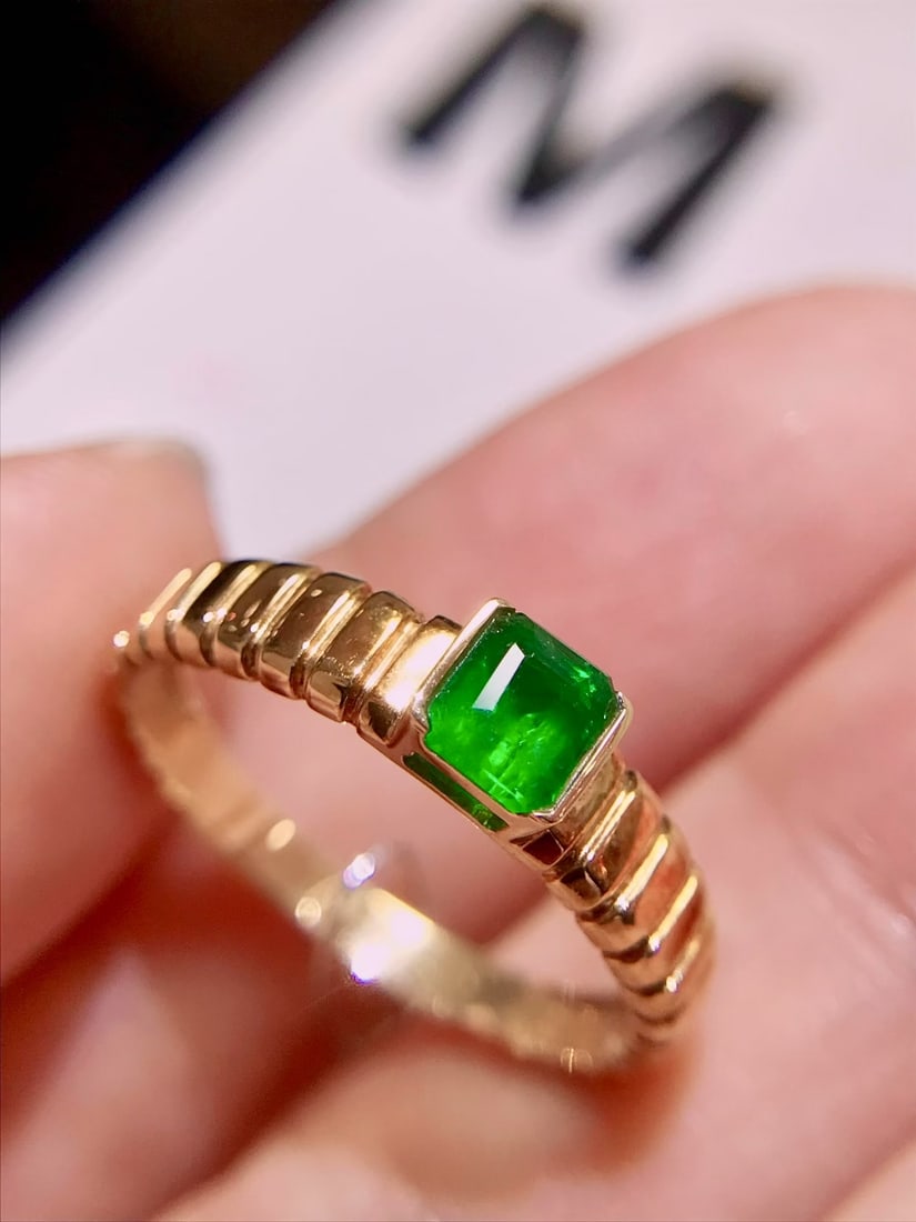 18K Gold Emerald Ring - 3